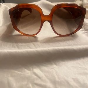 Gucci oversized sunglasses